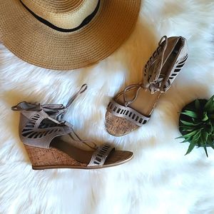 Dolce Vita | Loraine Ghillie Wedge | Size 7 | Gray | EUC
